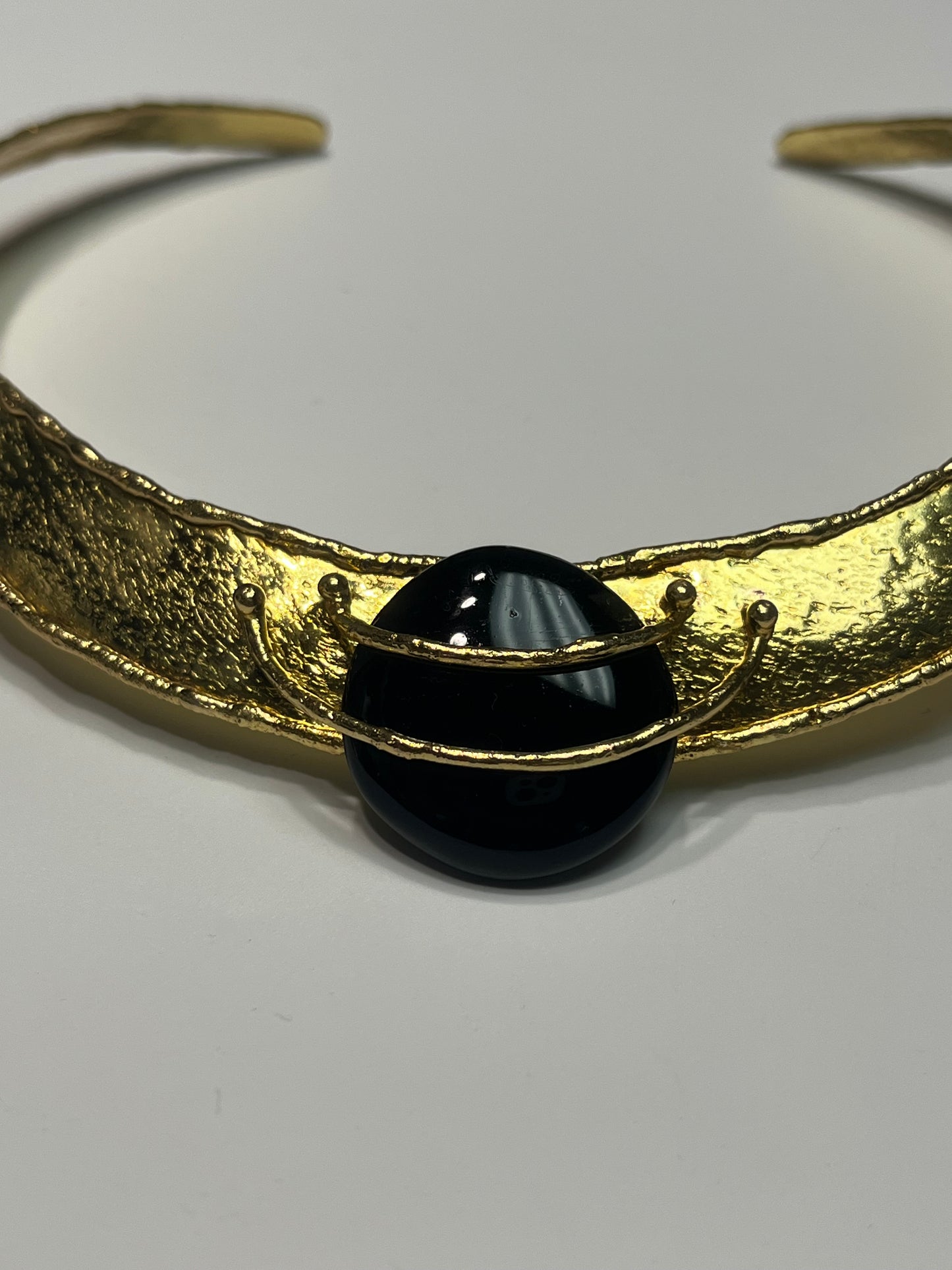 Queen’s Gleam Choker