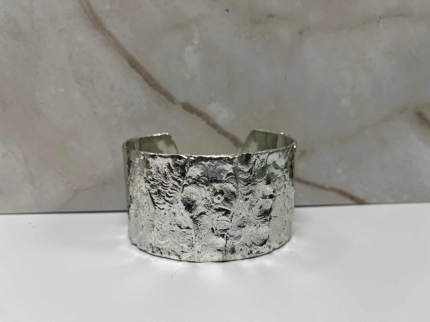 Lila Cuffs
