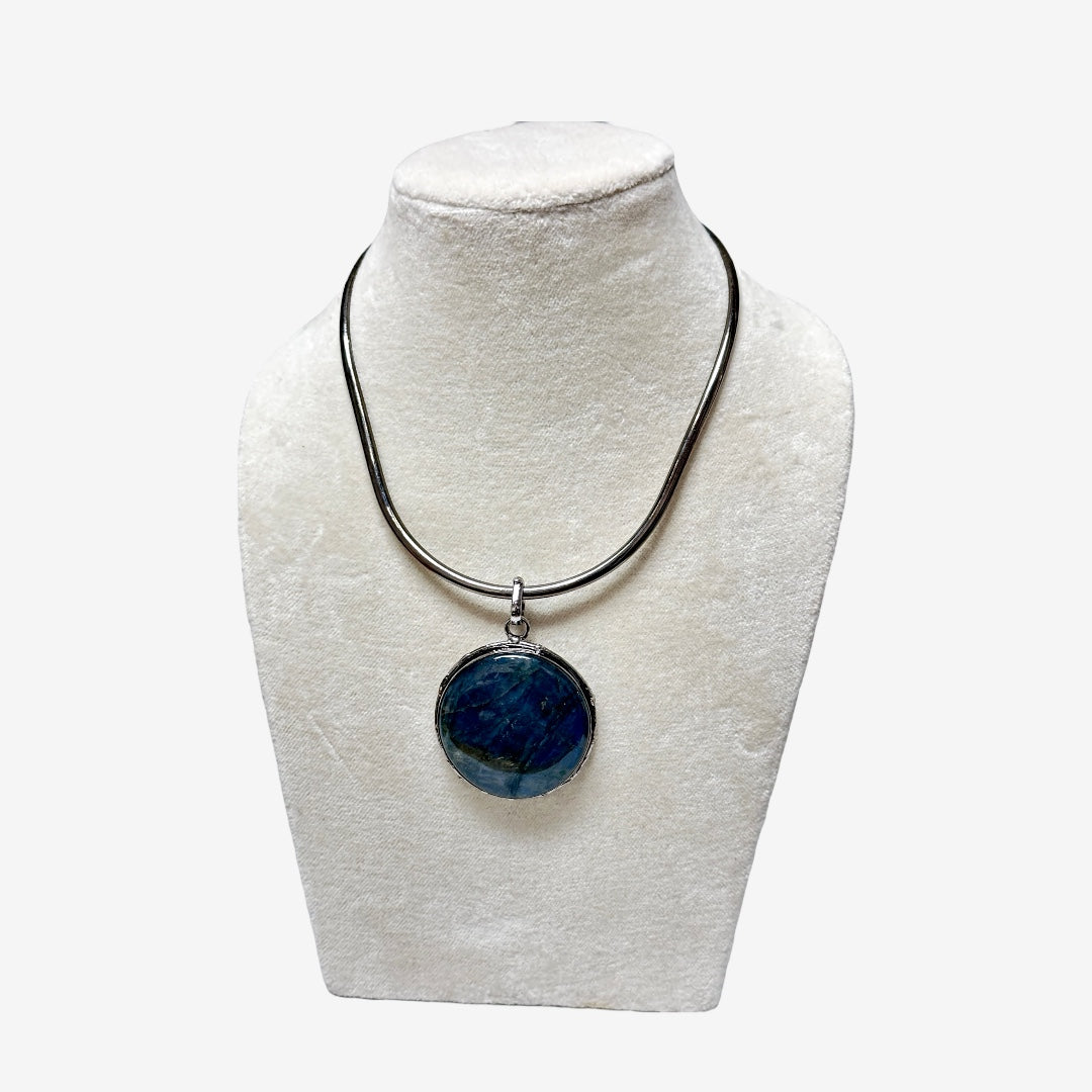 Lyla Labradorite Pendant