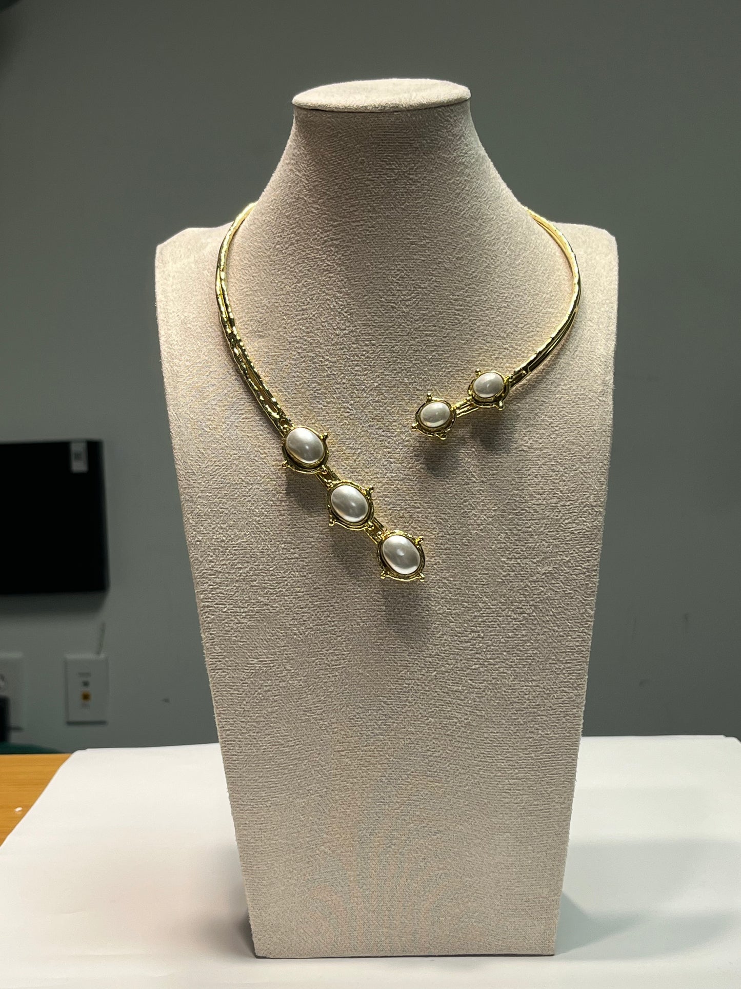 Chloe Choker