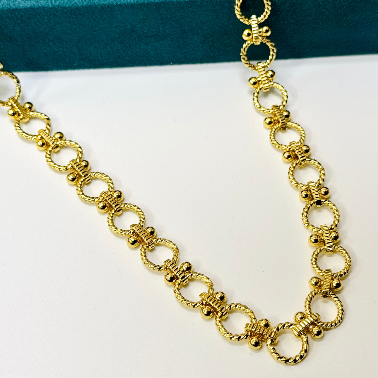 Brushed Circle Gold Chain