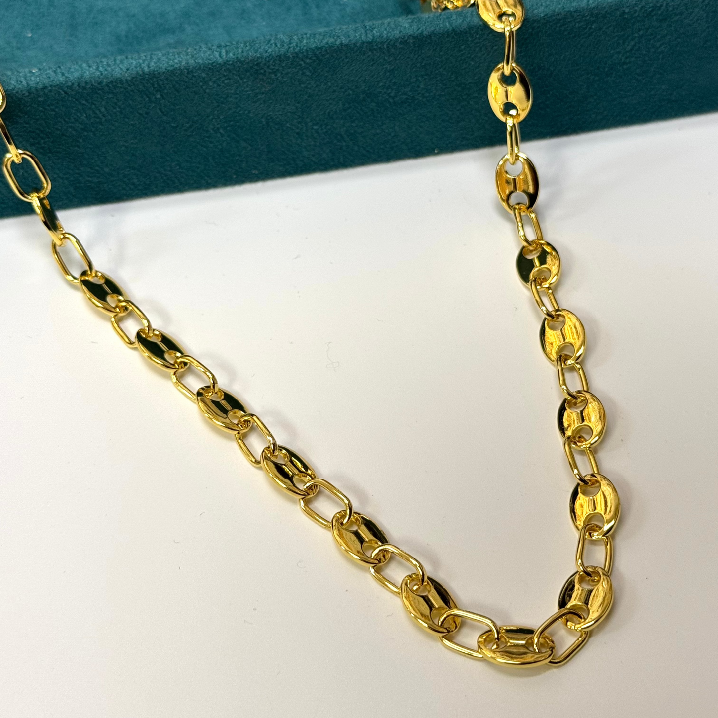 Gucci Loop Gold Chain