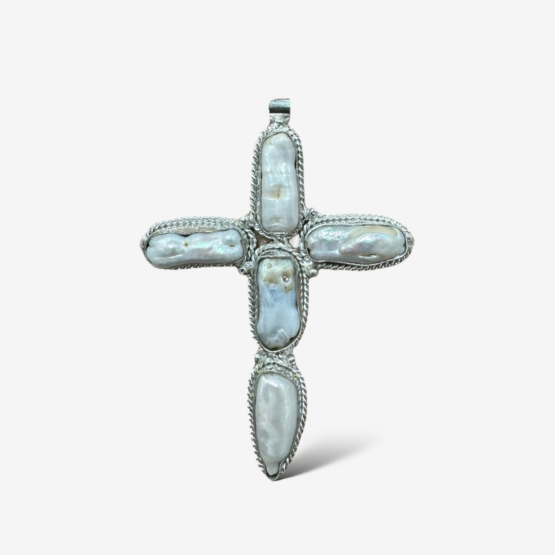 Naomi Pearl Pendant
