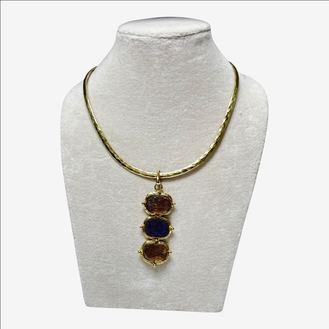 Donna Raw Stone Pendant