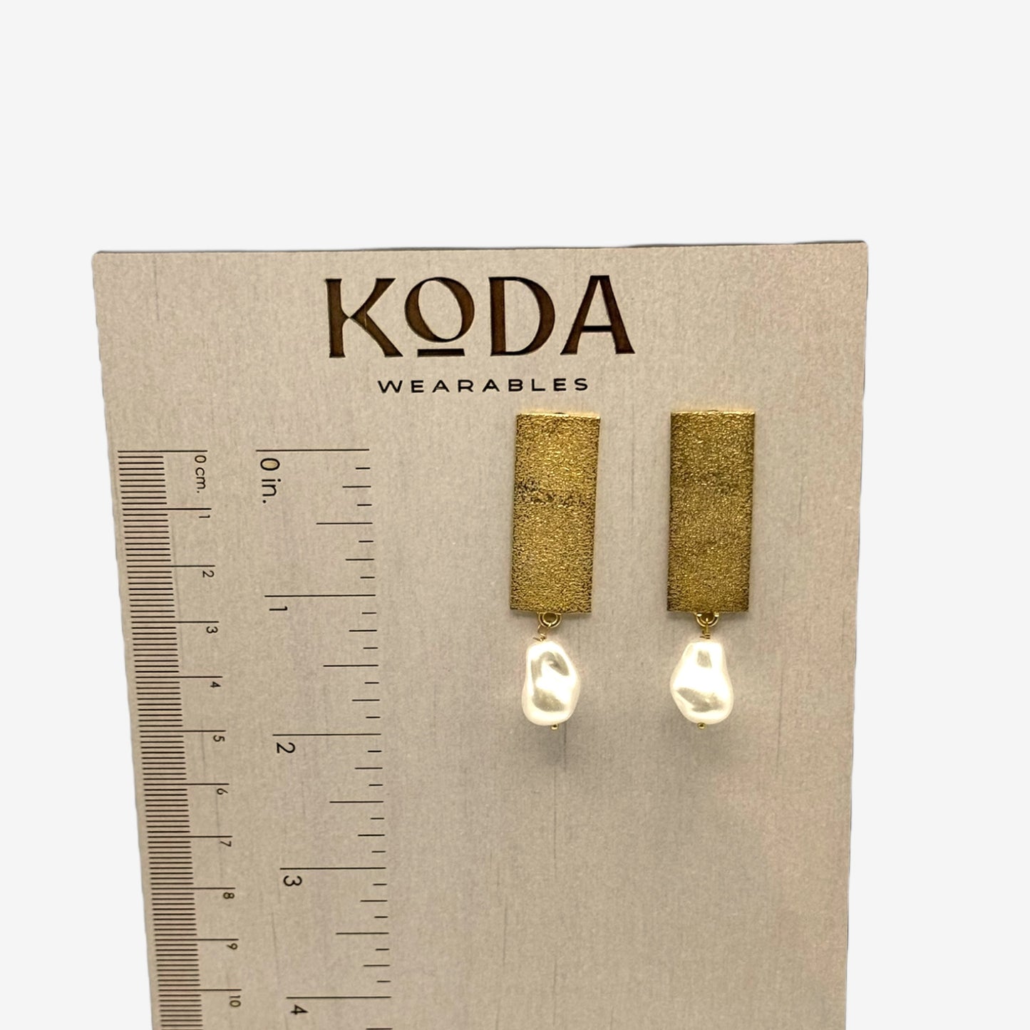 Golden Bar Pearl Earring