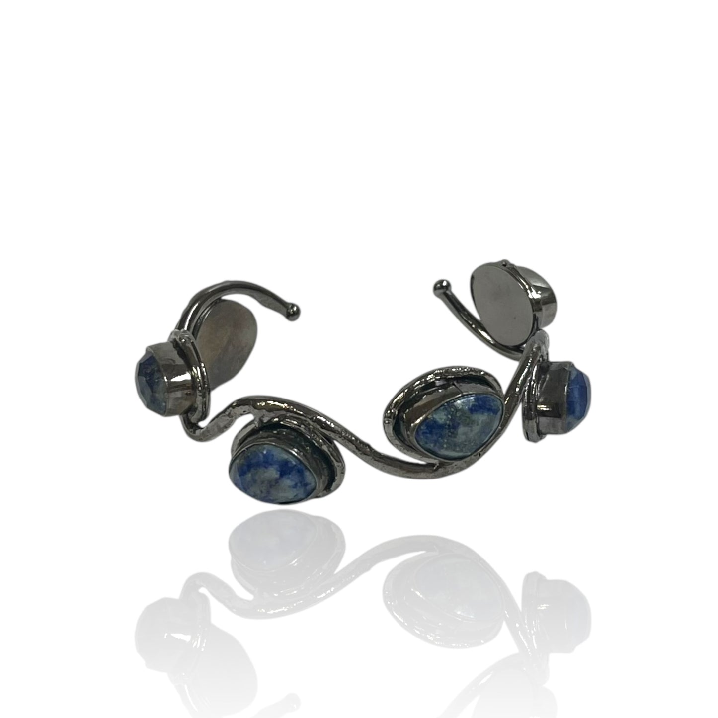 Lucia Cuff
