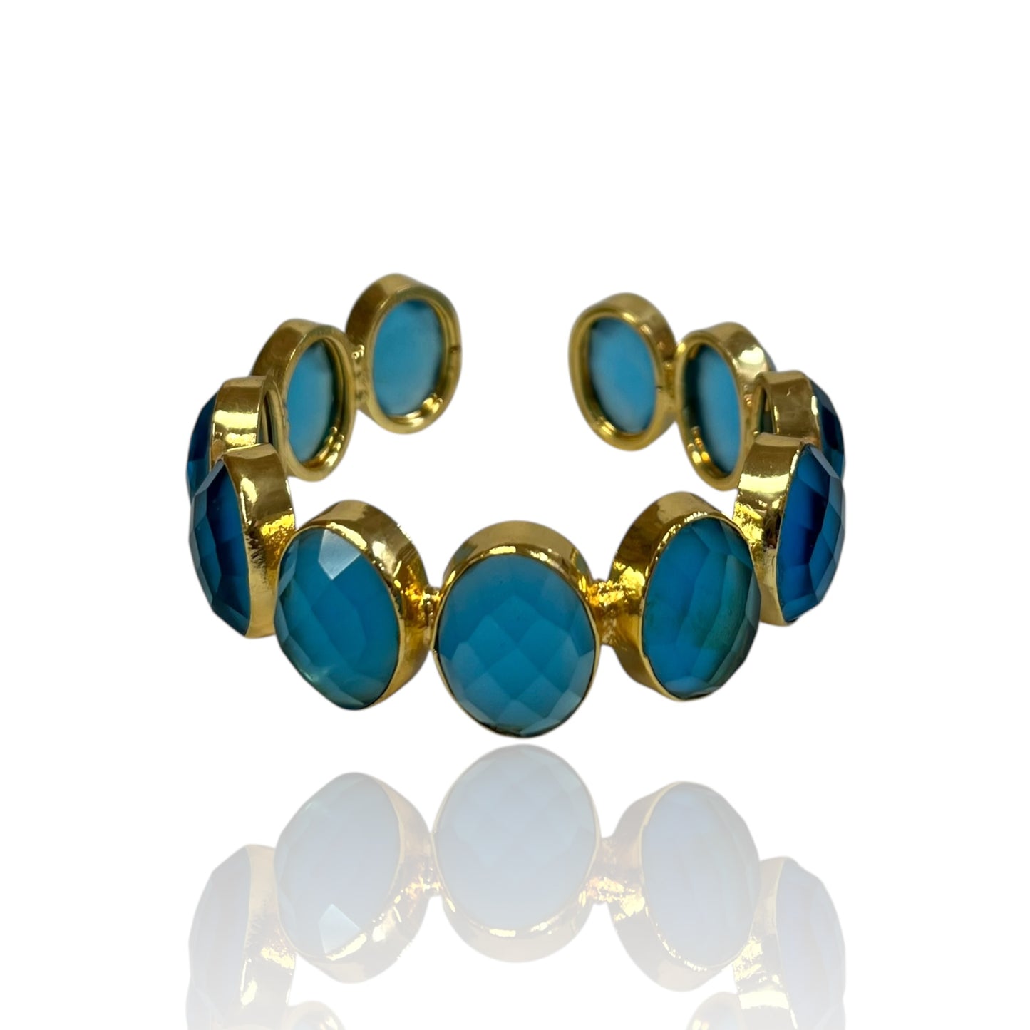 Zora Cuff