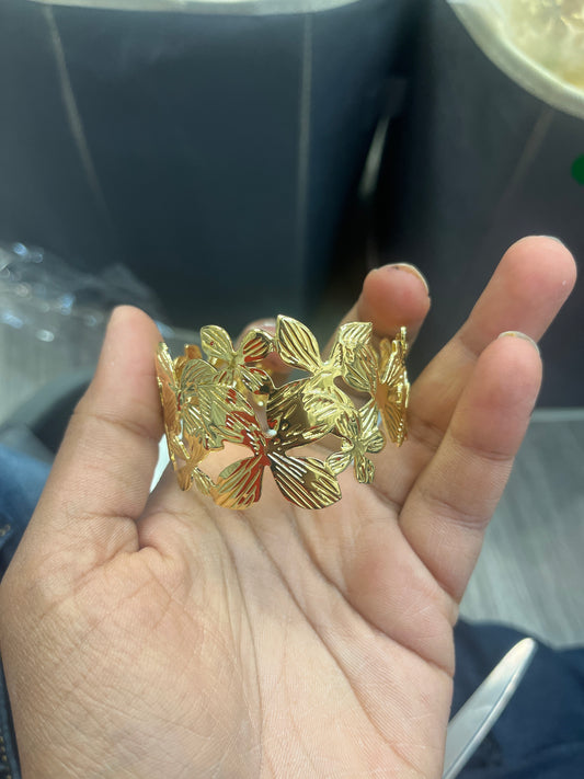 Daisy Cuff