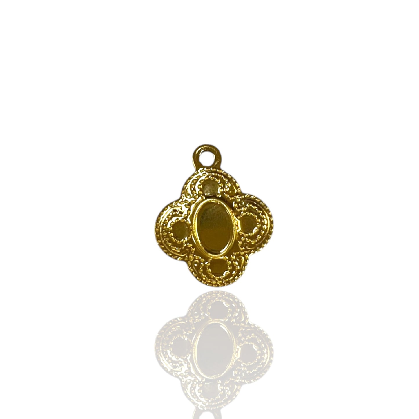 Vintage clover Charm