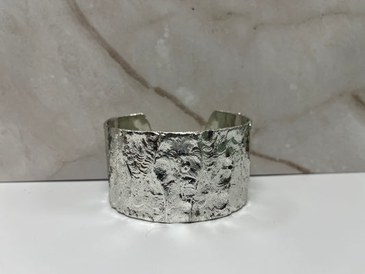 Lila Cuffs