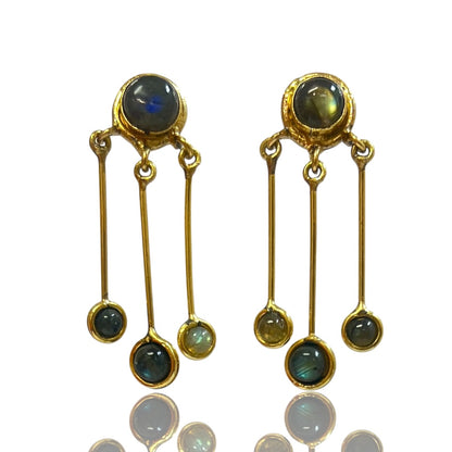 Mary Dangle Earring