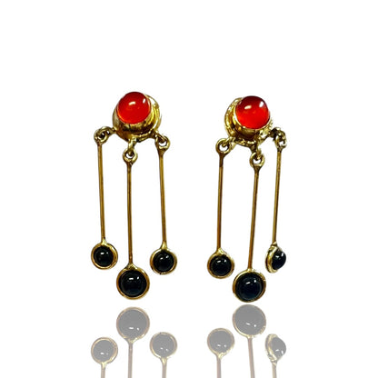Mary Dangle Earring