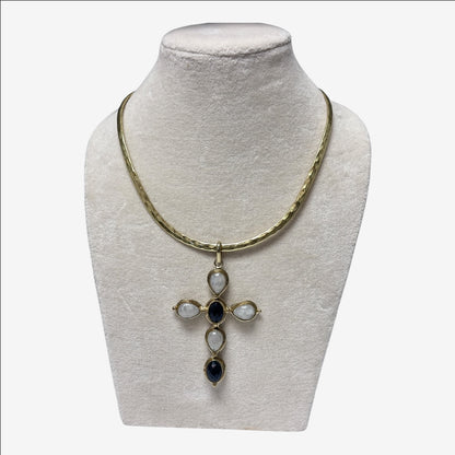 Divina Cross Pendant